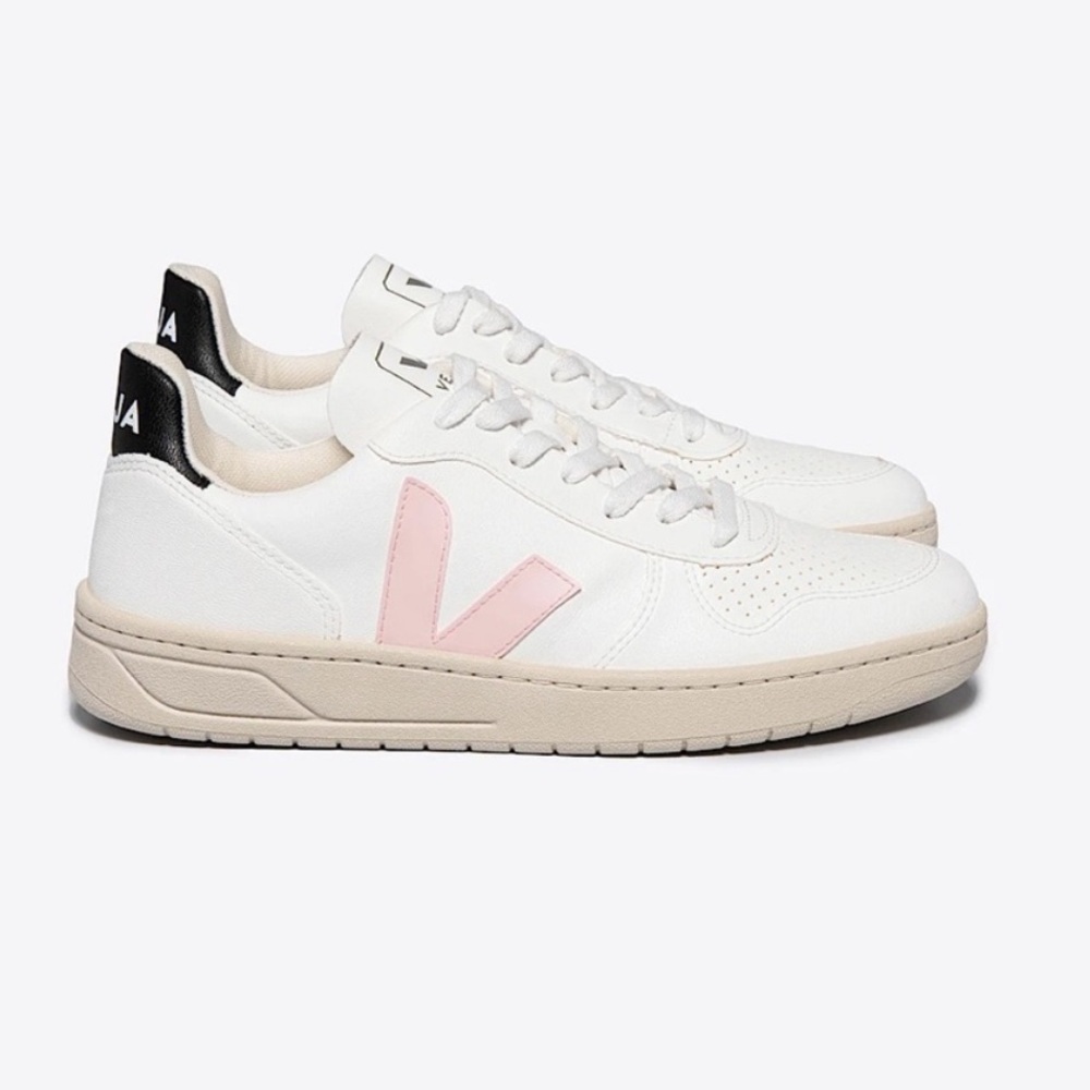 🌟 Veja V-10 ~ Size 9